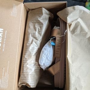 Native Juliet Sandals Rose Gold size 7